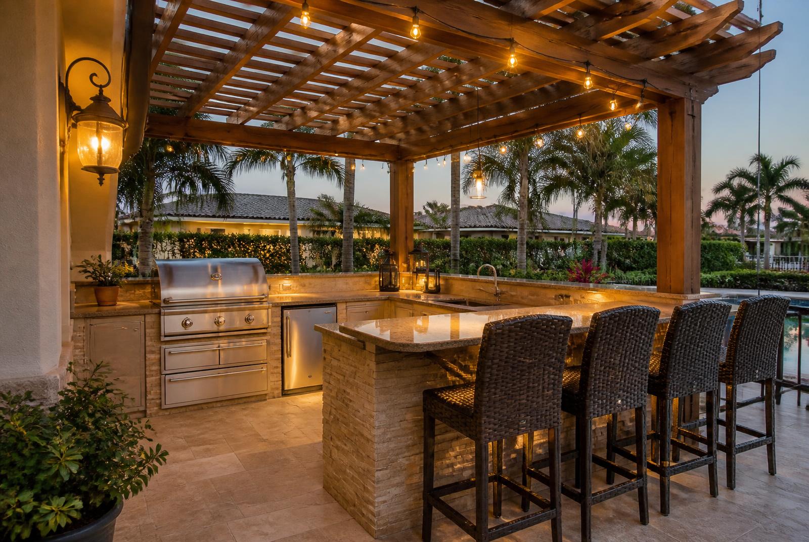 Outdoor Kitchen & Bar